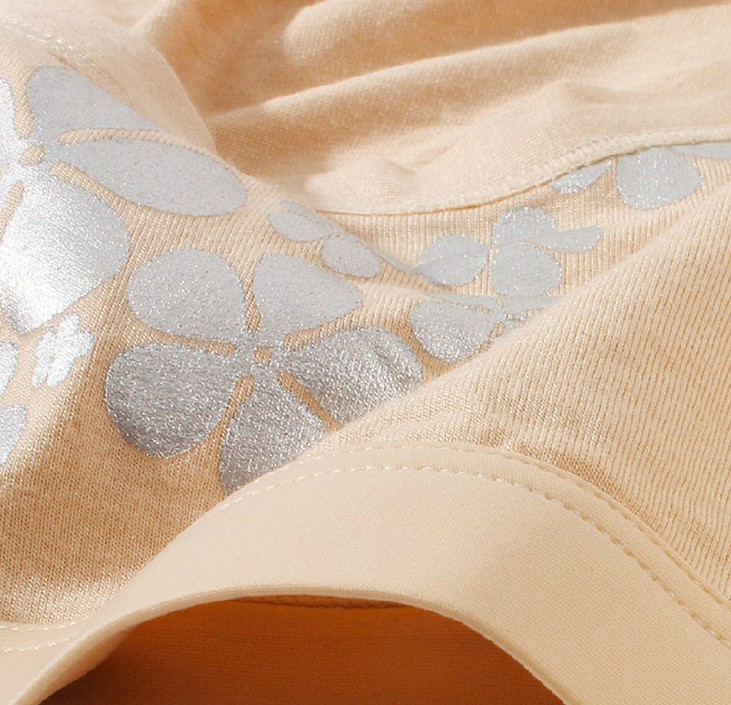 Seamless silver embossed small flower women's triangular underpants, bamboo fiber hip-lifting low-waist women's underpants Specification image