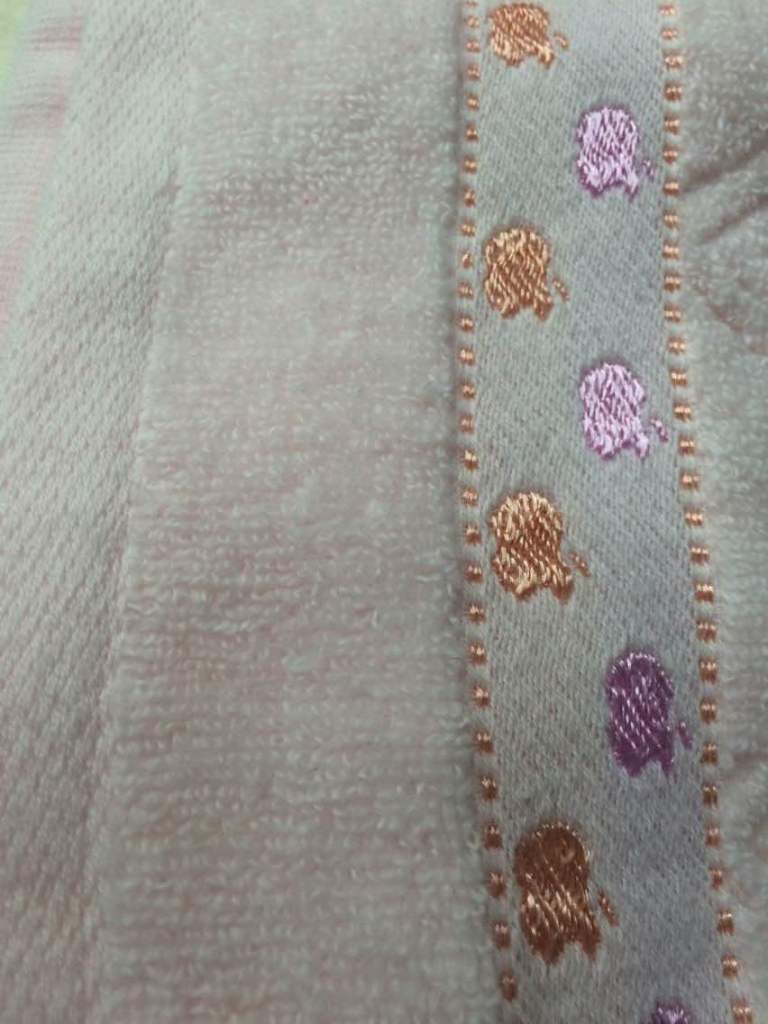Factory direct sales of cotton ribbon apple advertising creative face towels and towels Specification image