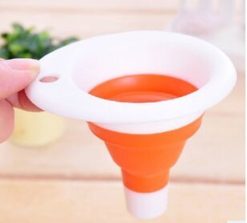 A must-have portable silicone mini funnel for home use Application Scenario