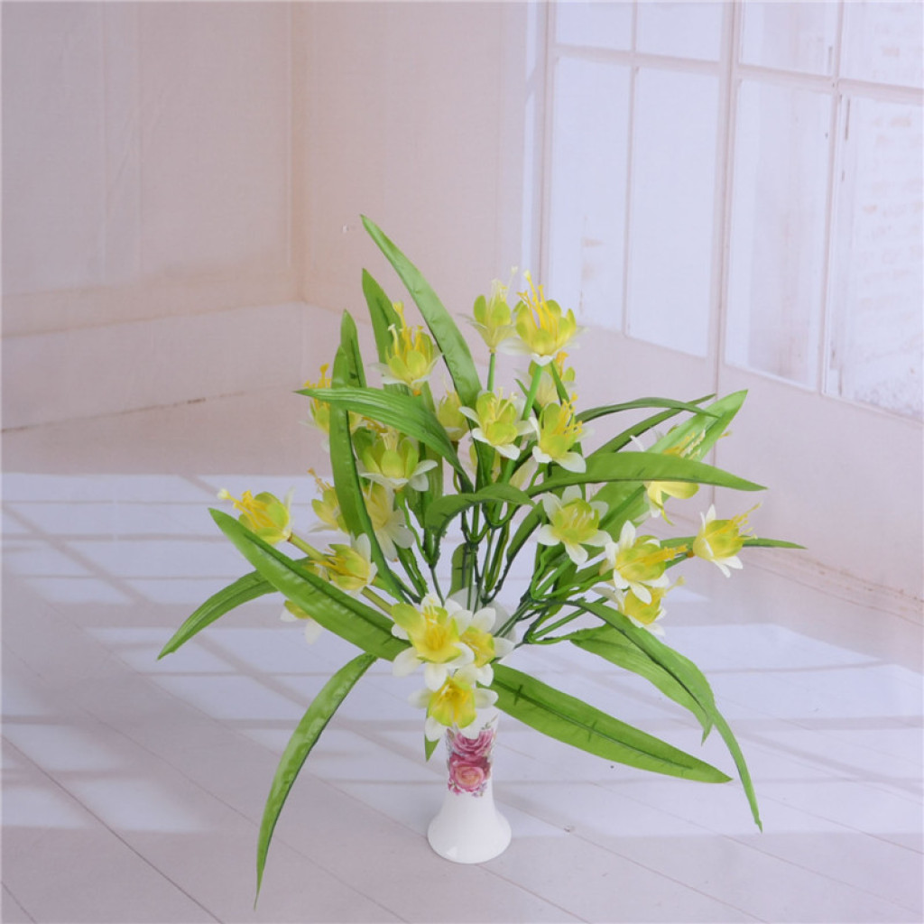 The artificial flower figure is a fake flower with 10 narcissus flowers details Picture