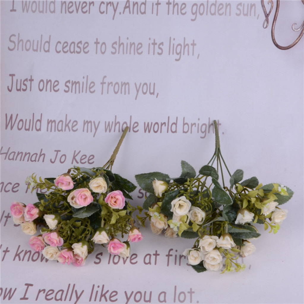 The artificial flower figure is a fake flower with 25 autumn roses details Picture
