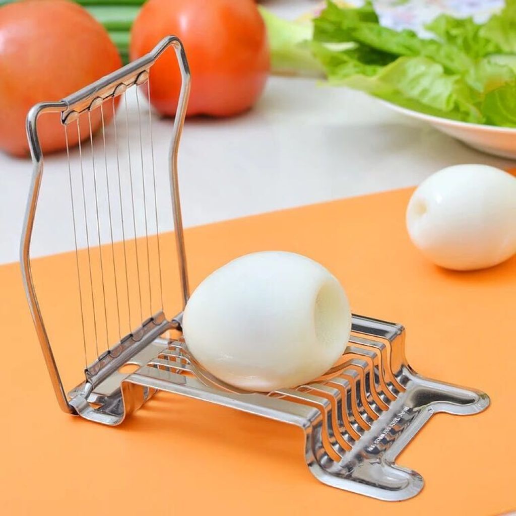 Japanese imported stainless steel egg slicer for separating, slicing and dividing preserved eggs, preserved eggs, duck eggs and quail eggs details Picture