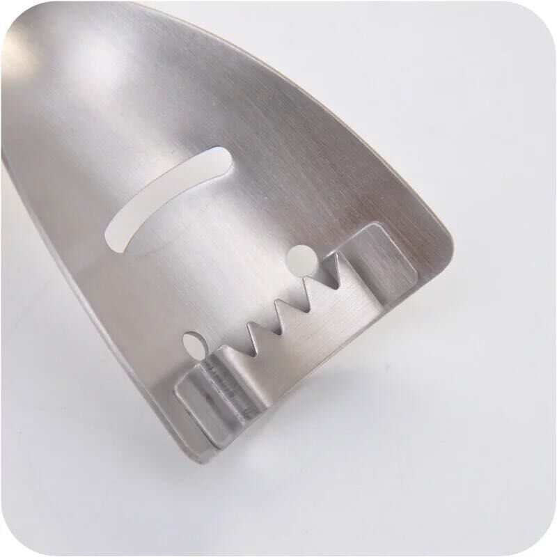 Kitchen gadgets: British smiley face corn peeler, corn kernel thresher, peeler, stripper Specification image