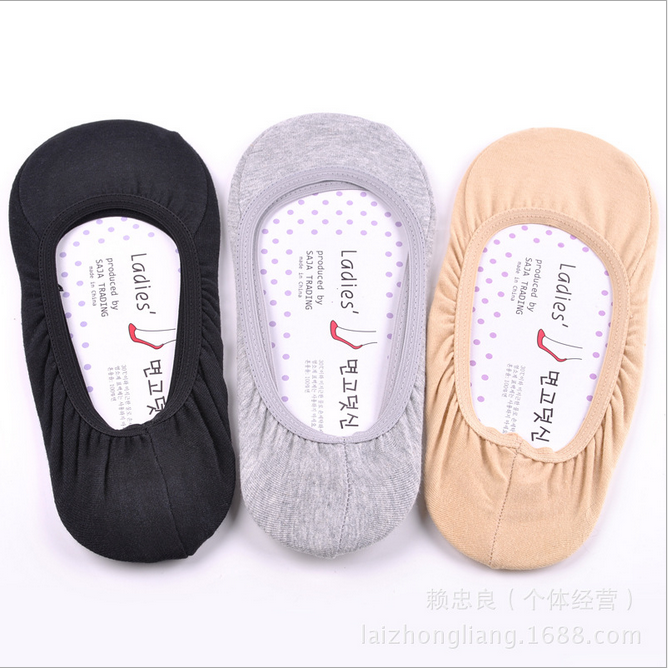 Wholesale women's fishtail silicone boat socks from the manufacturer