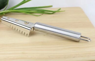 Stainless steel fish scale shapers, fish scale brushes, fish scale scrapers, premium kitchen knives, kitchen tools, cooking utensils Application Scenario