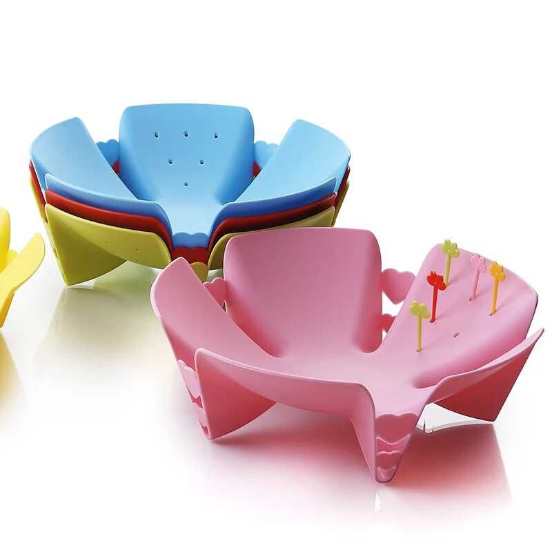 Creative flower-shaped heart-shaped fruit platter with fruit fork candy box, fashionable and colorful plastic fruit platter
