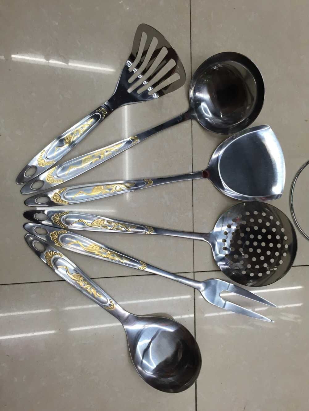 Large kitchenware, one-piece thousand crane handle, sandblasted and gold-plated, large leaky potato, pressed with umbrella stand details Picture