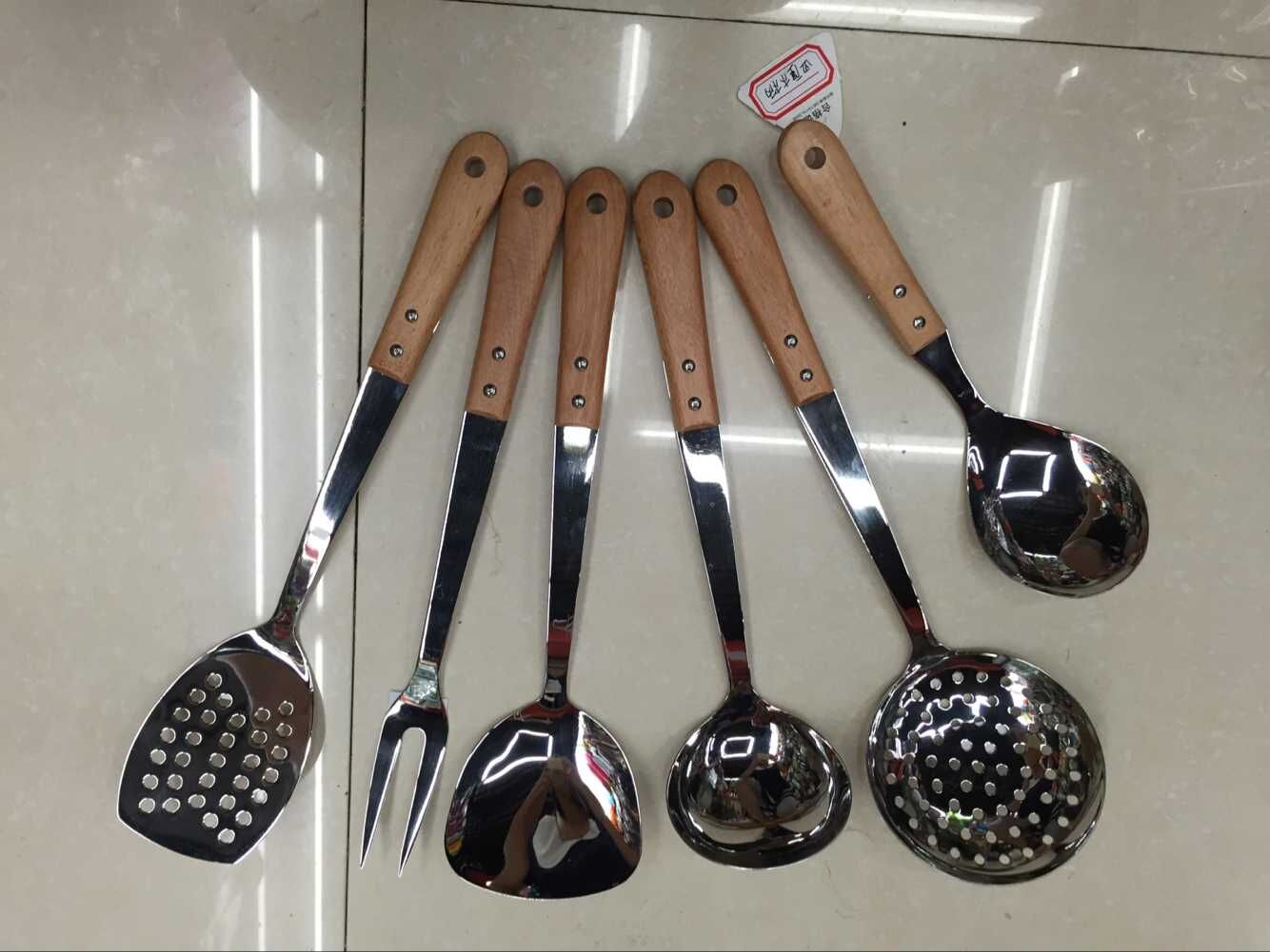Genuino nuevo estilo de alto grado con mango de madera grandes utensilios de cocina conjunto de 7 piezas caja de color espátula gran tenedor de carne de fuga