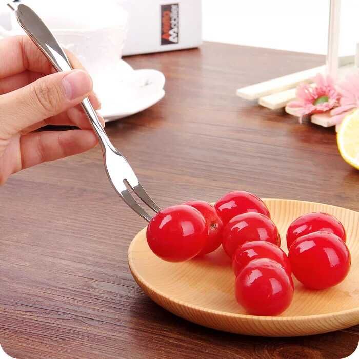 Stainless steel steak knife, steak knife, fork and spoon, Western cuisine knife, fork and spoon three-piece set, Western cuisine tableware set Application Scenario