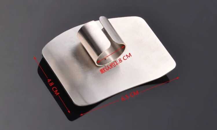 Stainless steel Japanese-style finger guard for cutting vegetables, a creative kitchen tool to protect fingers and prevent cutting details Picture