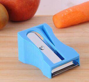 Creative kitchen household plastic stainless steel fruit knife, carrot pencil sharpener, peeler, plane Specification image