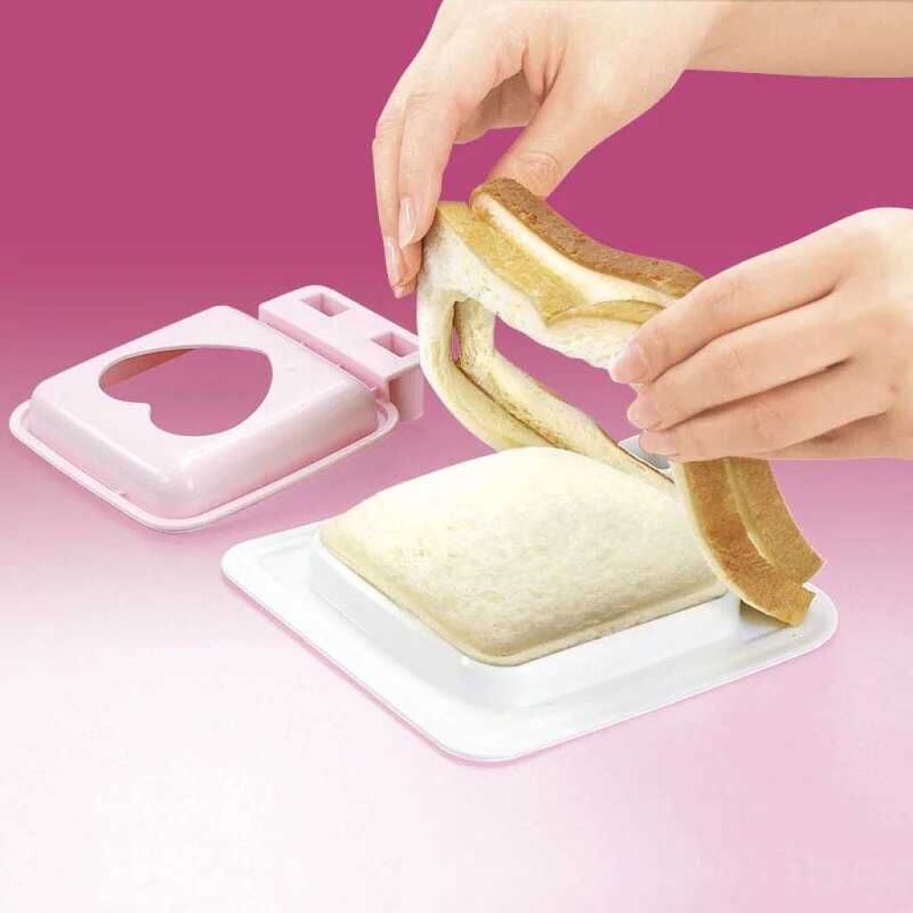 Kitchen DIY sandwich mold, toast, bread and cake model maker Application Scenario