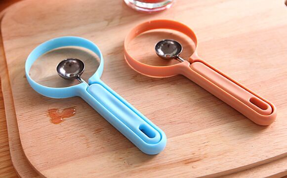 A 2-piece set of easy-to-clean peel fruit pulp remover and plastic papaya grater details Picture