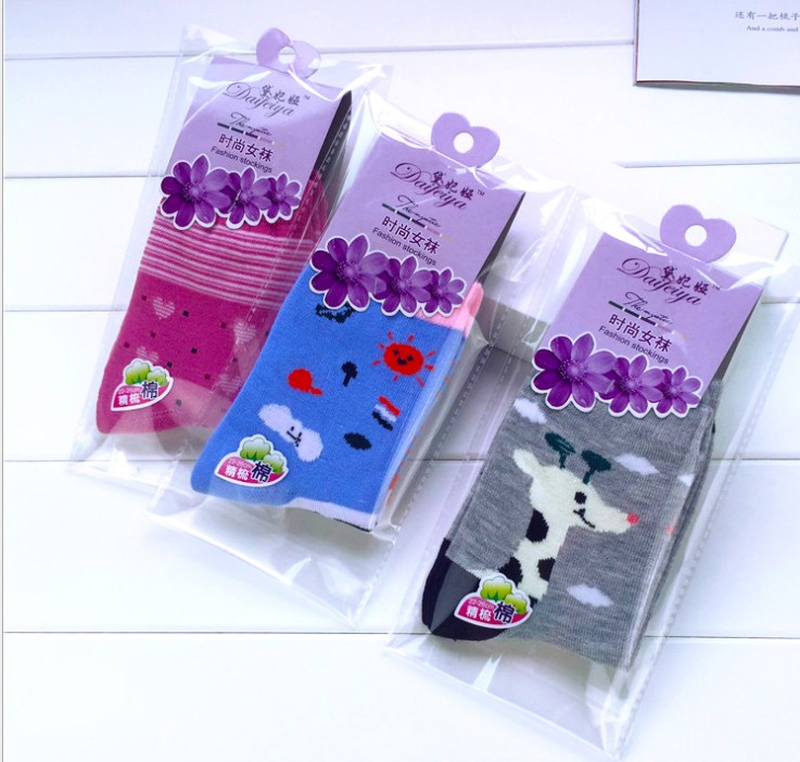 Individually packaged mid-calf women's autumn and winter new warm socks cartoon cotton socks for women details Picture