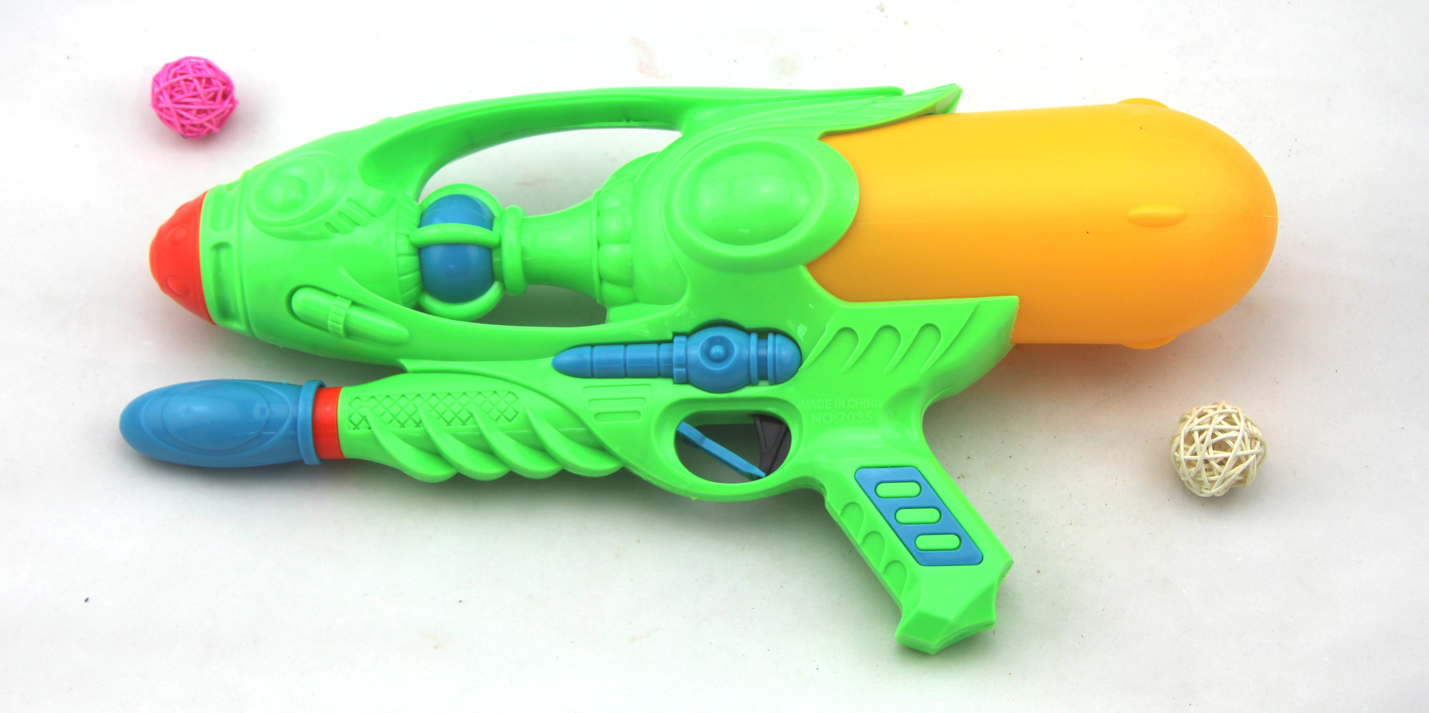 7035 water gun Air pressure water gun full figure