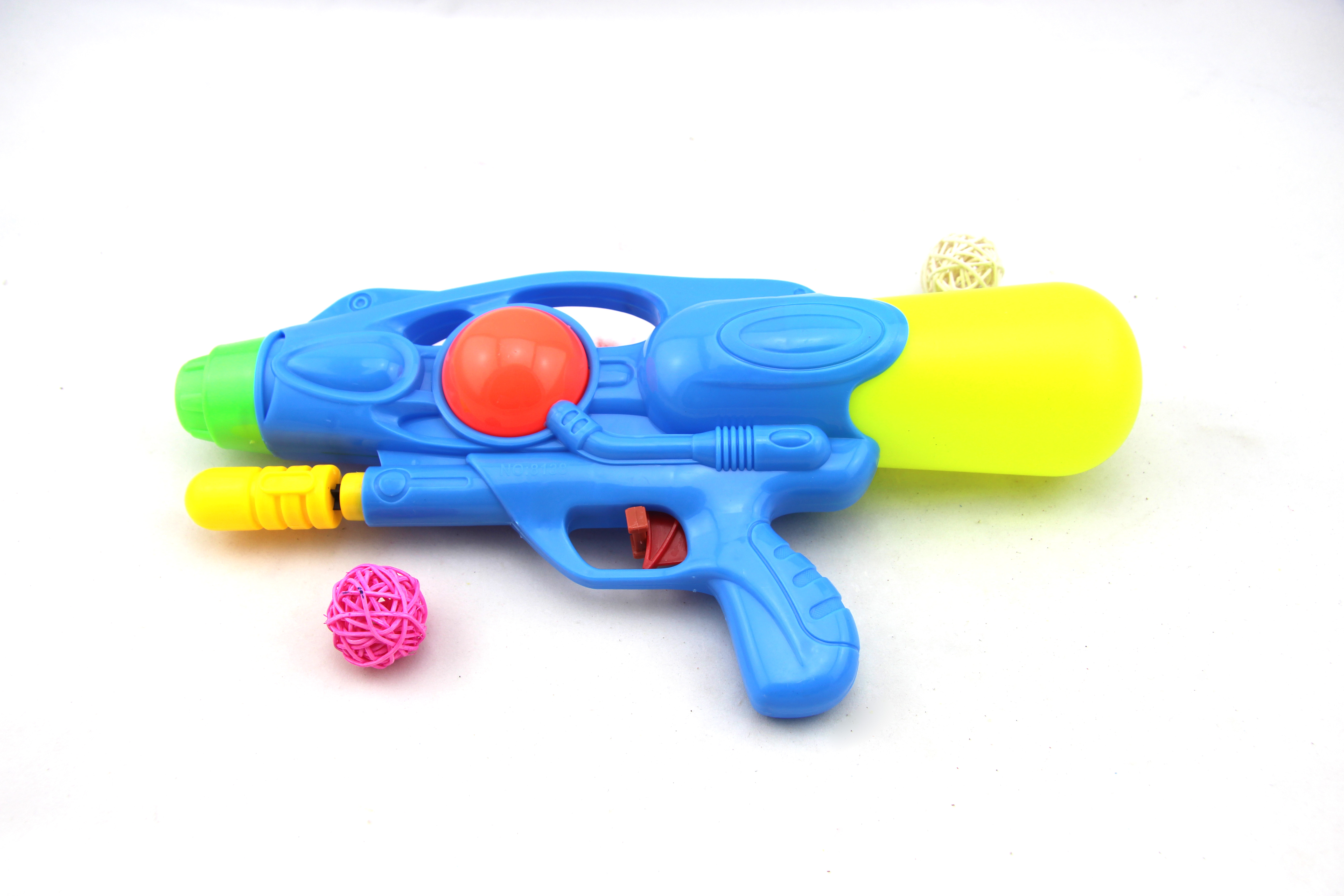 Factory direct sales of 8138 water gun, air pressure water gun full figure