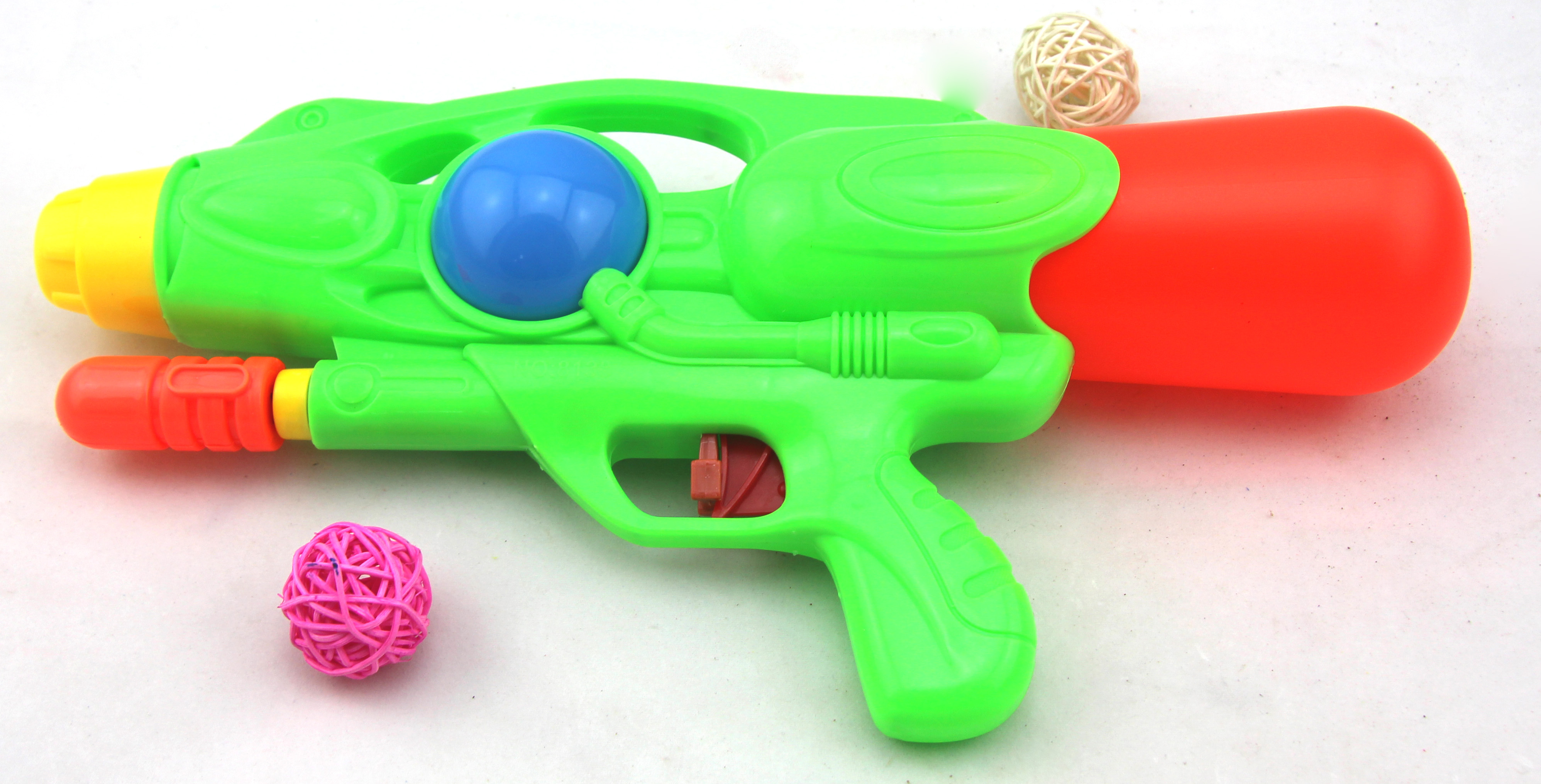 Factory direct sales of 8138 water gun, air pressure water gun Specification drawing