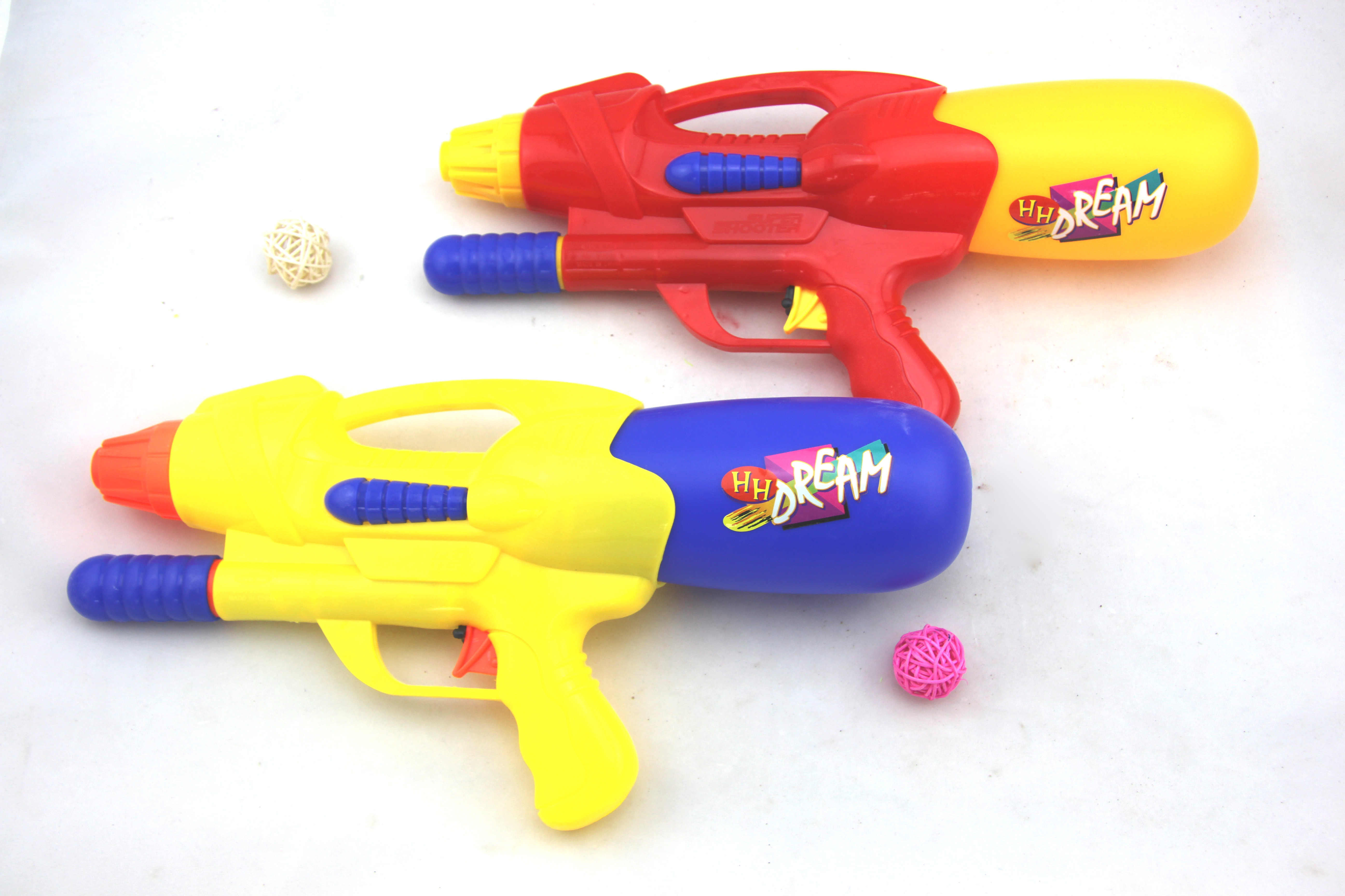 Factory direct sale of Y3006 water gun in red and yellow mixed colors details Picture
