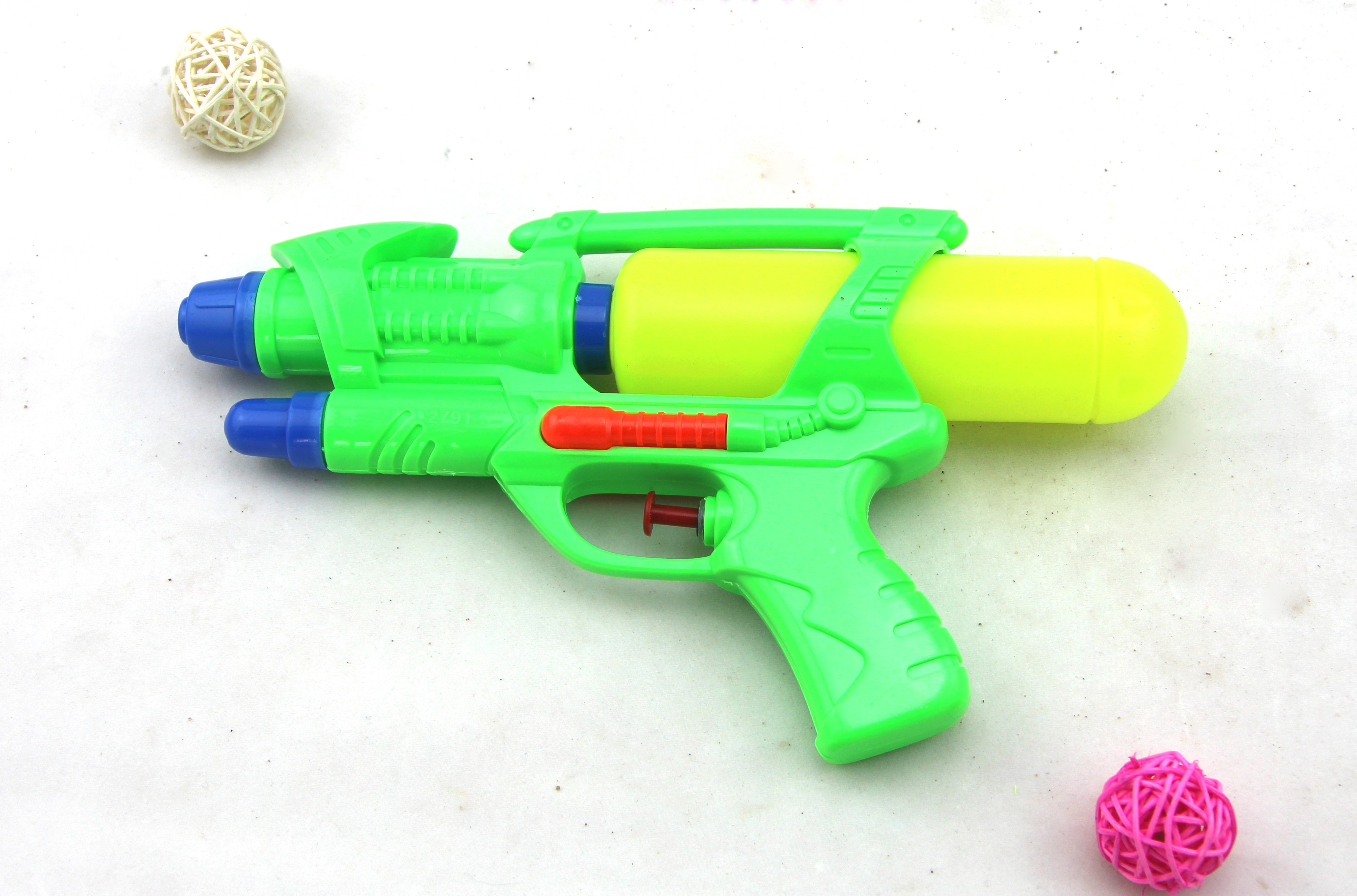 Factory direct sale of 2791-5 water gun with four colors mixed details Picture