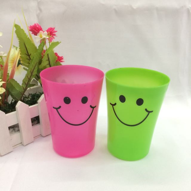New plastic cups, smiling water cups, juice cups and washbasin cups Application Scenario