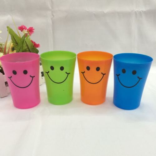 New plastic cups, smiling water cups, juice cups and washbasin cups