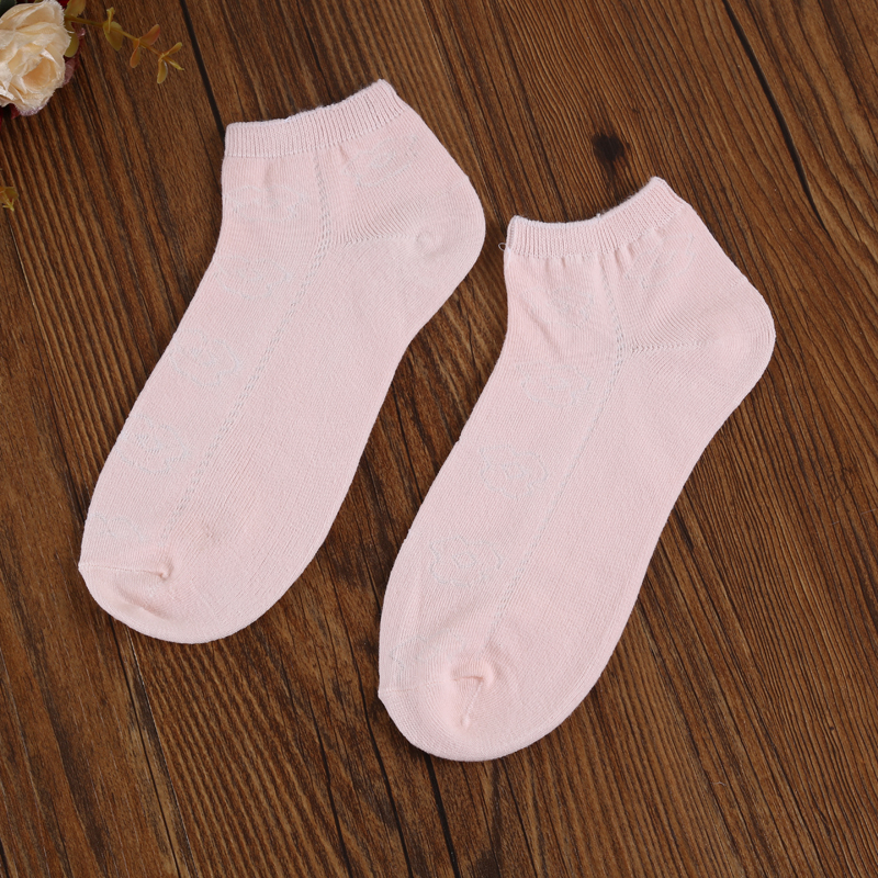 Popular Taobao gifts for women's socks, boat socks, short socks, thin socks, bamboo charcoal fiber casual socks Application Scenario