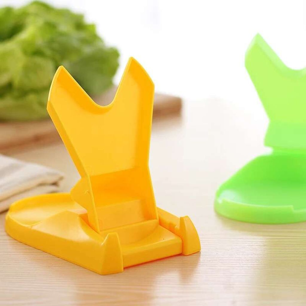 Kitchen folding pot lid rack, multi-functional combination pot lid base, spoon rack, plastic spoon pot lid Application Scenario