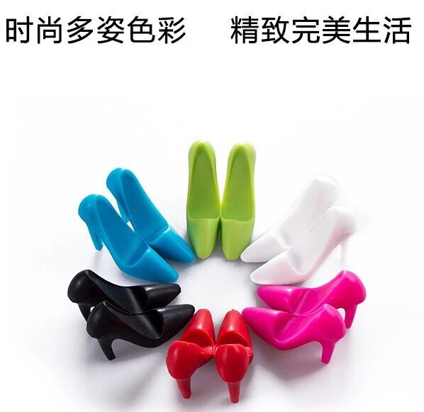 Multi-functional high-heeled shoe mobile phone stand, creative lazy person mobile phone base, tablet fixator, decorative bracket Specification image