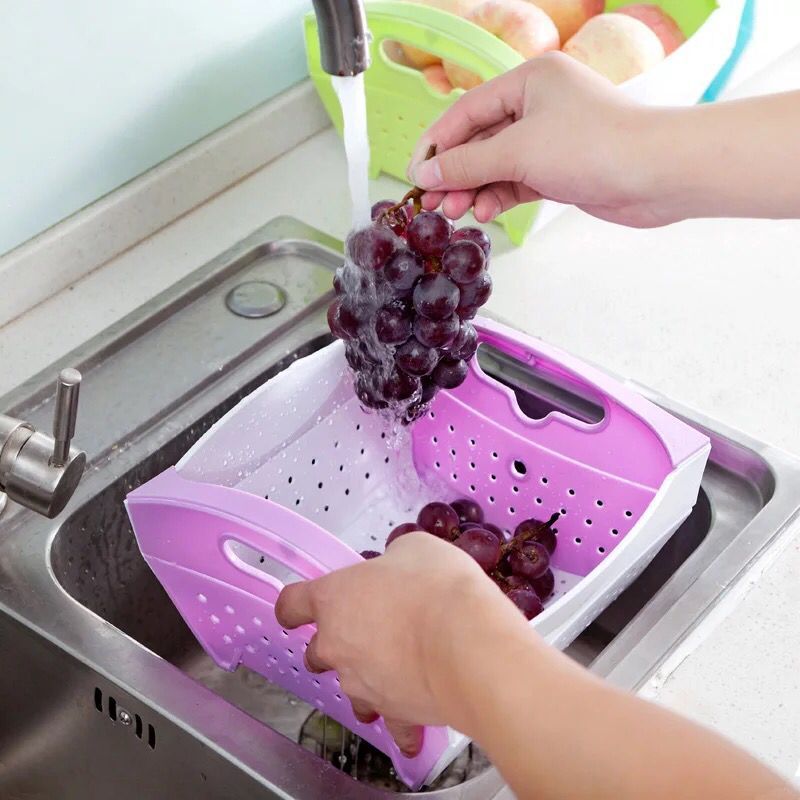 Creative foldable plastic draining basket, kitchen vegetable washing basket, multi-purpose fruit and vegetable washing, drying and dripping basket Application Scenario
