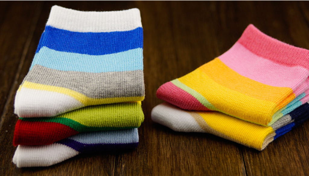 Children's rainbow striped cartoon socks, all-cotton rainbow striped baby socks Specification image