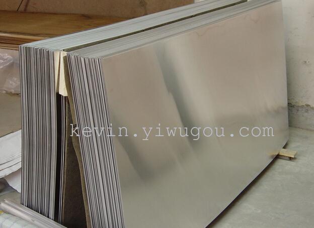 Supplying high-quality aluminum plates, embossed aluminum plates, patterned aluminum plates and snowflake aluminum plates, for export to Africa and the Middle East Specification image