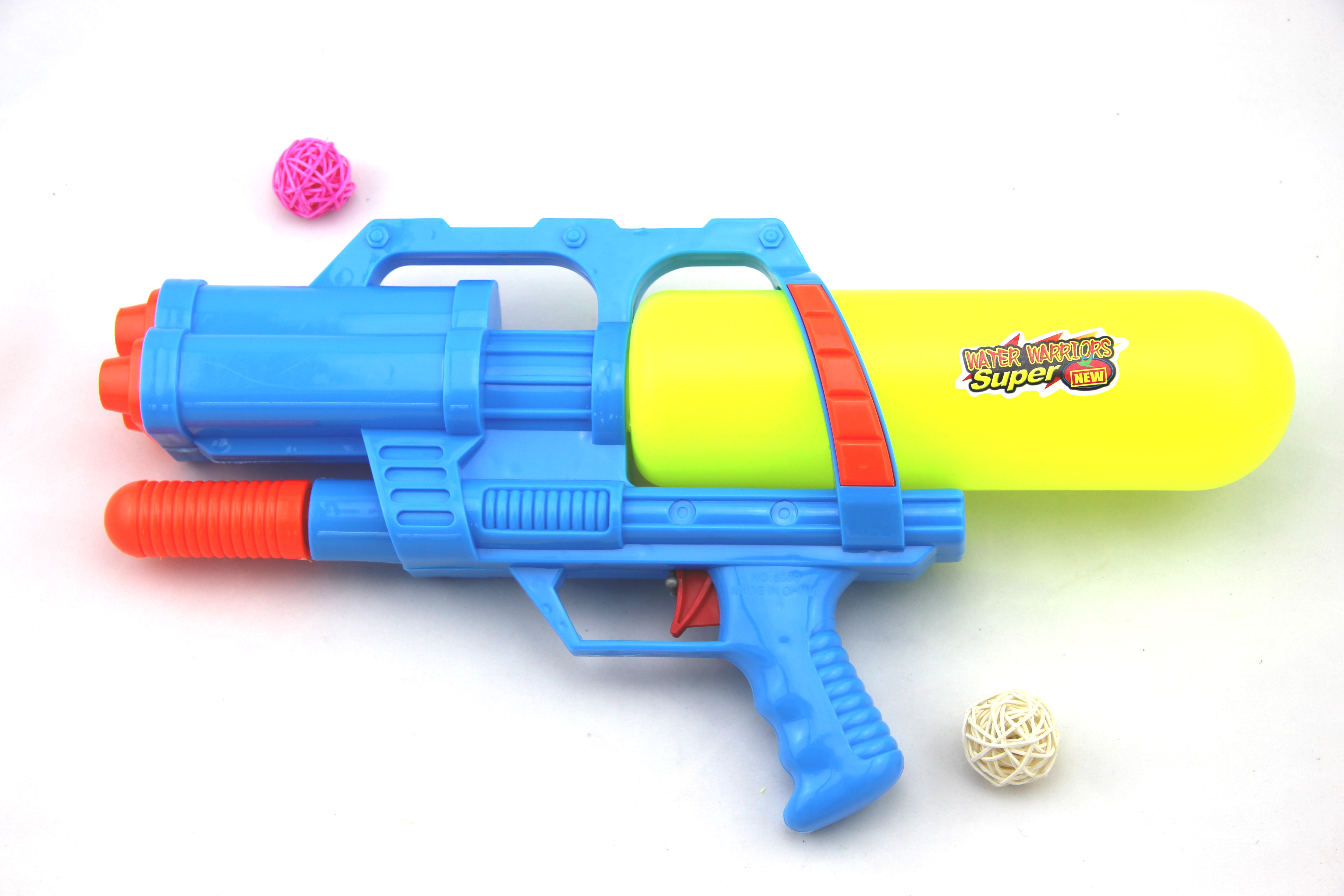 New model 6000 water gun with three nozzles and pressure details Picture