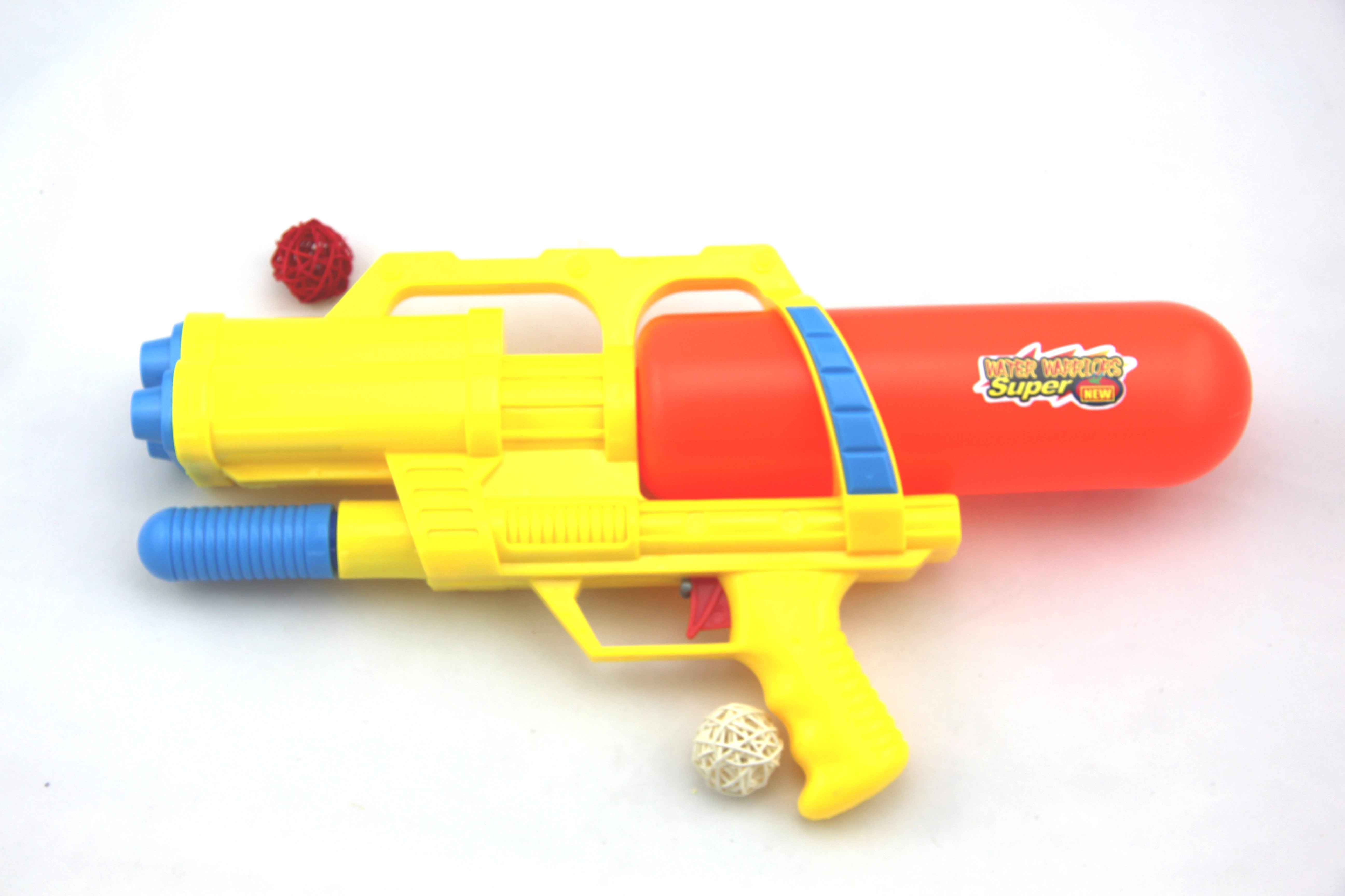 New model 6000 water gun with three nozzles and pressure Application Scenario