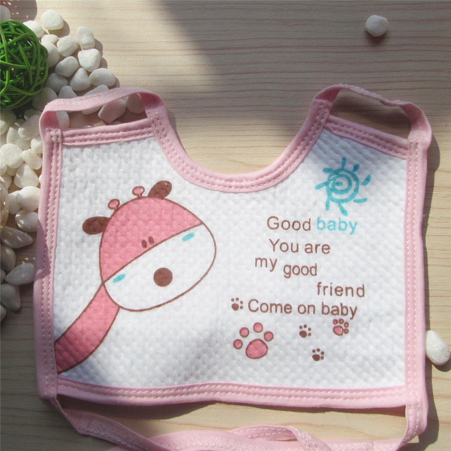 Baby's all-cotton bib with a tie and thickened square waterproof wiper Application Scenario
