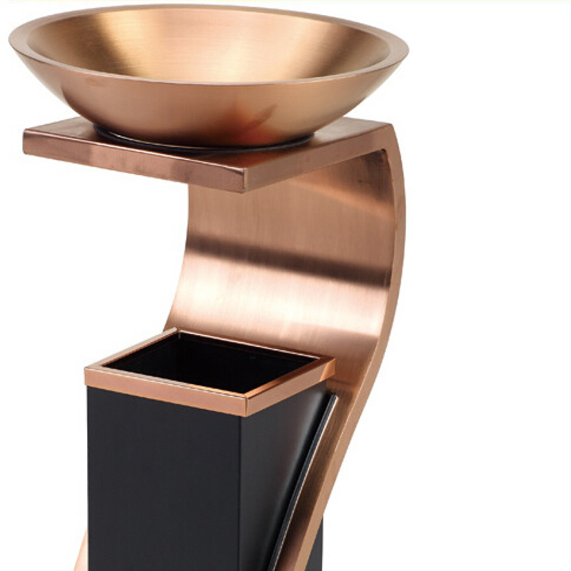 家用烟灰缸实物图