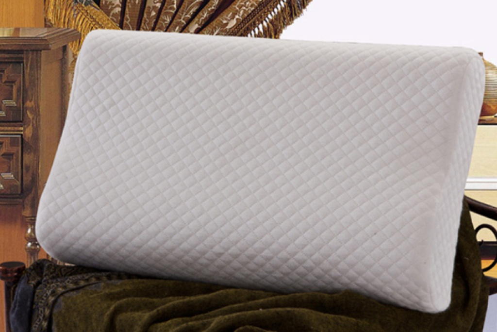 The slow-rebound memory pillow features a high and low memory core filled with high-quality space memory foam Application Scenario