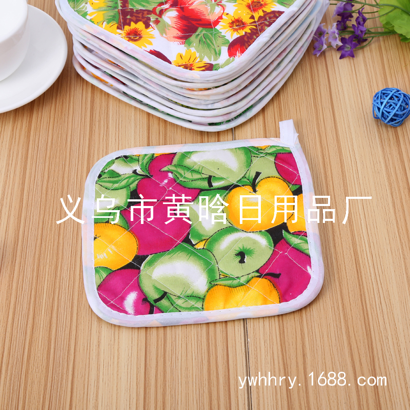 Polyester coasters, clay pot pads, heat insulation pads, cloth microwave oven gloves, heat insulation pads, thickened and added heat resistant heat insulation pads details Picture