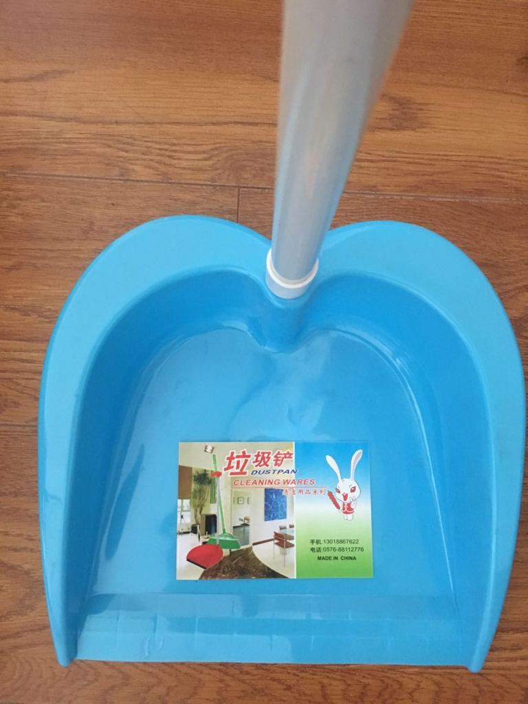 Stainless steel rod plastic dustpan garbage shovel, single shovel garbage bin details Picture