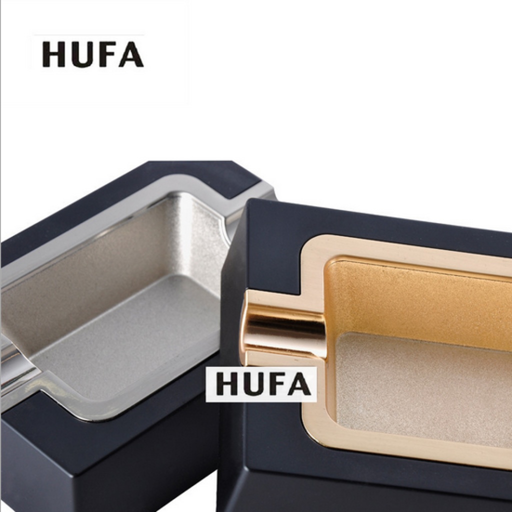 家用烟灰缸实物图