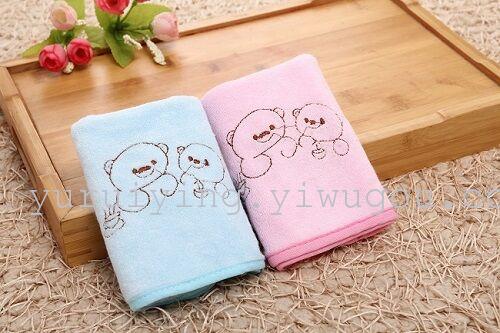 Bamboo fiber embroidered small square towels, baby and children's saliva wipes, face towels, two-piece sets, factory direct sales Application Scenario