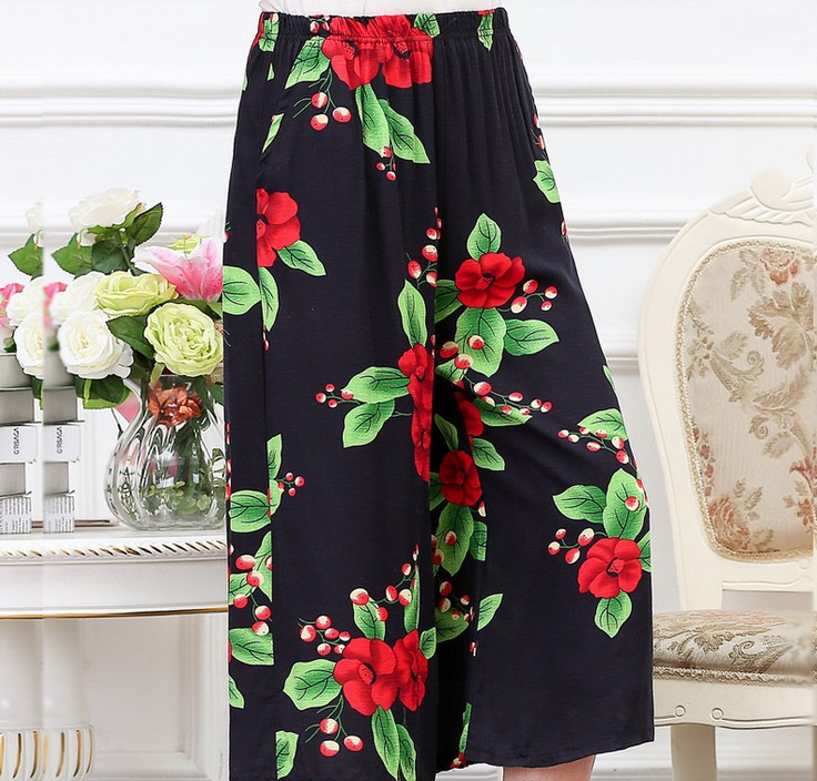 Summer loose and tight waist wide-leg women's clothing for middle-aged and elderly people, street stall supply, square aunties, seven-inch pants
