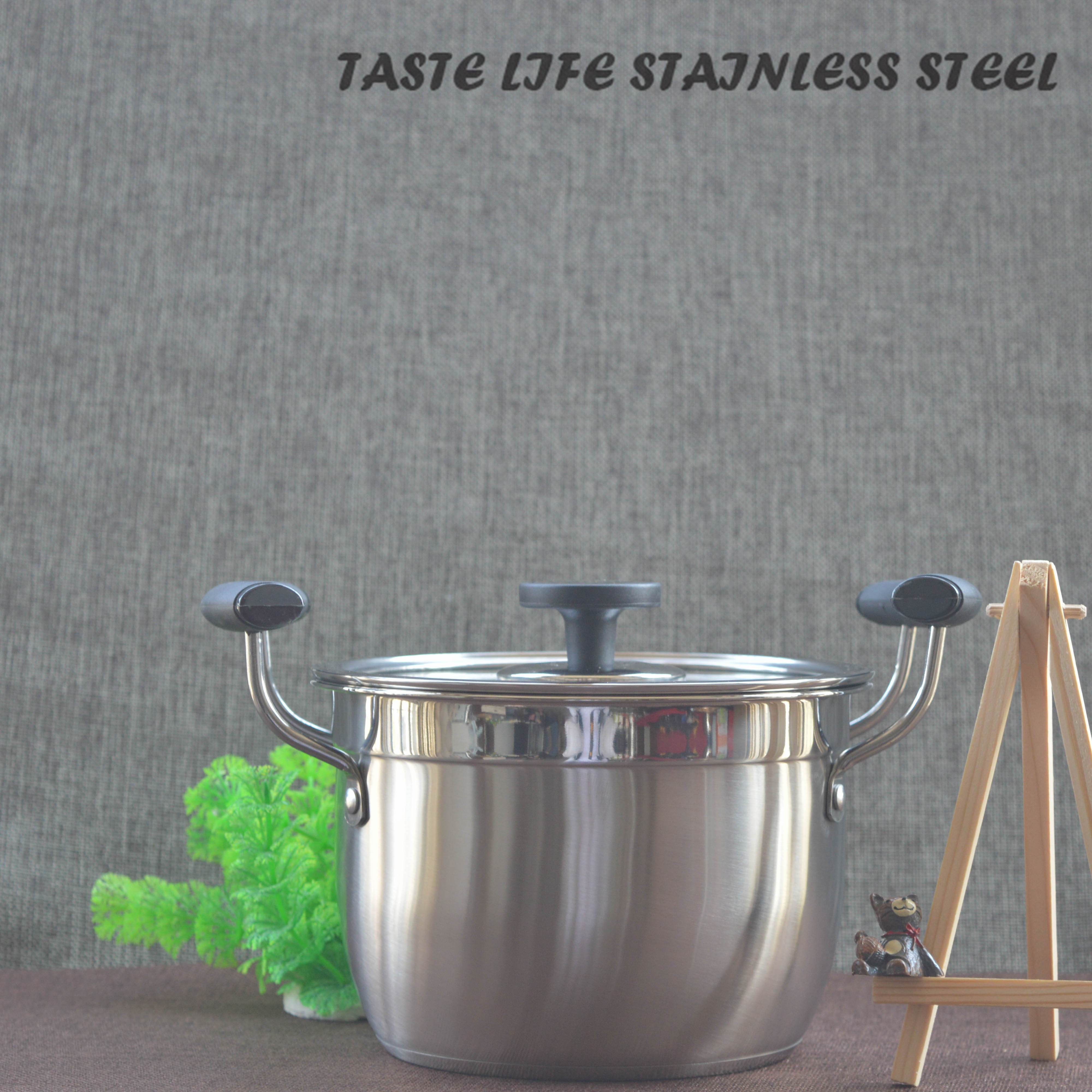 A stainless steel soup pot with a high pot and a double-layer bottom is an excellent gift Application Scenario