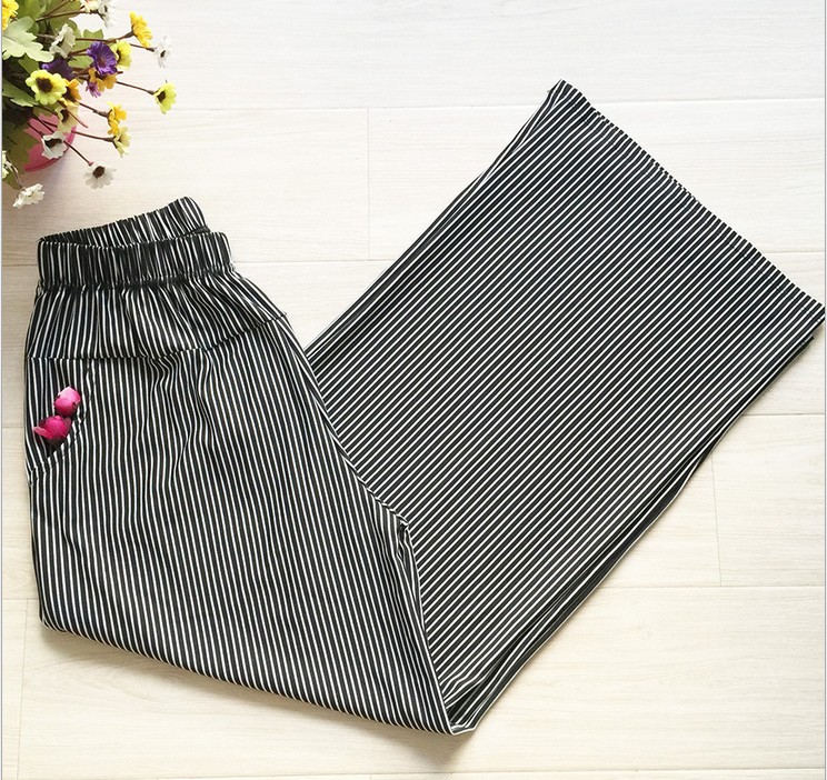 New women's striped wide-leg pants, loose flared pants, plaque-sized casual pants, nine-inch wide-leg culottes Application Scenario