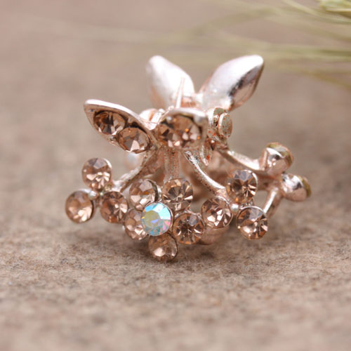 Pudding Station Korean version hair accessories, small rhinestone alloy color retention small grabbers, bangs clips, hair clips Application Scenario