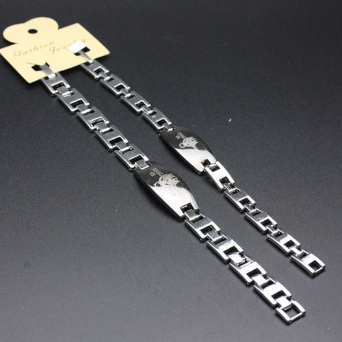 Metal men's watch with bracelet, League of Legends alloy bracelet accessory details Picture