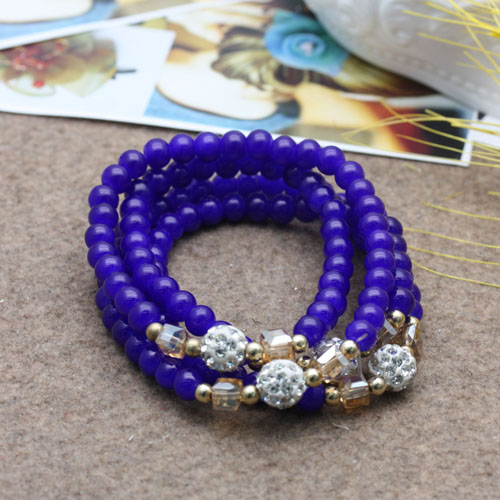 Natural crystal multi-layer 3-circle bracelet, Korean version garnet bracelet for women Application Scenario