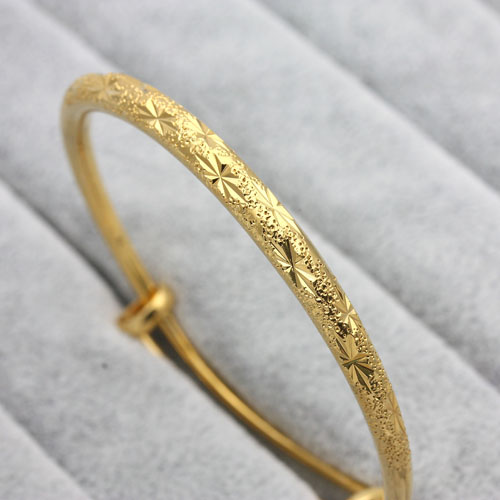 Simulated gold-plated gold medium rough smooth dragon and phoenix bracelet, women's gold bracelet, wedding celebration Application Scenario