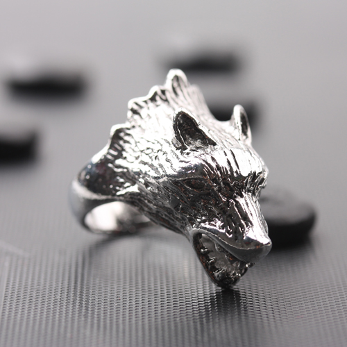 Punk-style military ring, titanium steel core sapphire ring, men's powerful retro ring