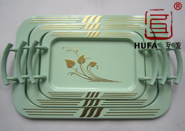 The egg-shaped square plate is sprayed with light red. Off-white. Light green. Black Arabic art plate Specification image