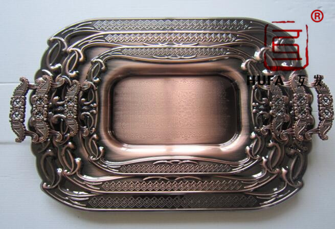 The gold-plated square plate is plated with red copper. Three-piece bronze Arabian plate set